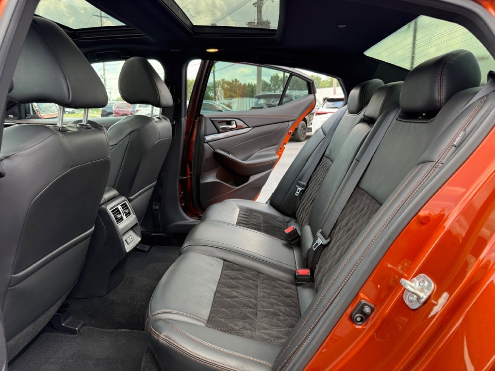 Used 2020 Nissan Maxima SR w/ Sport Mat Group image 16