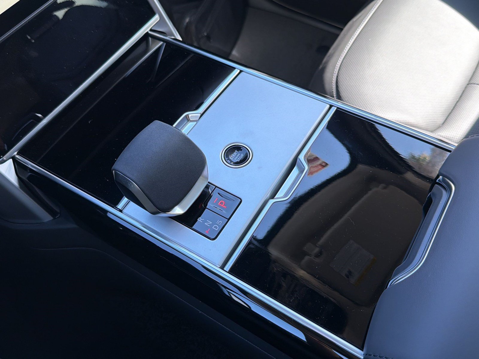 New 2026 Land Rover Range Rover SE AWD/4WD image 18