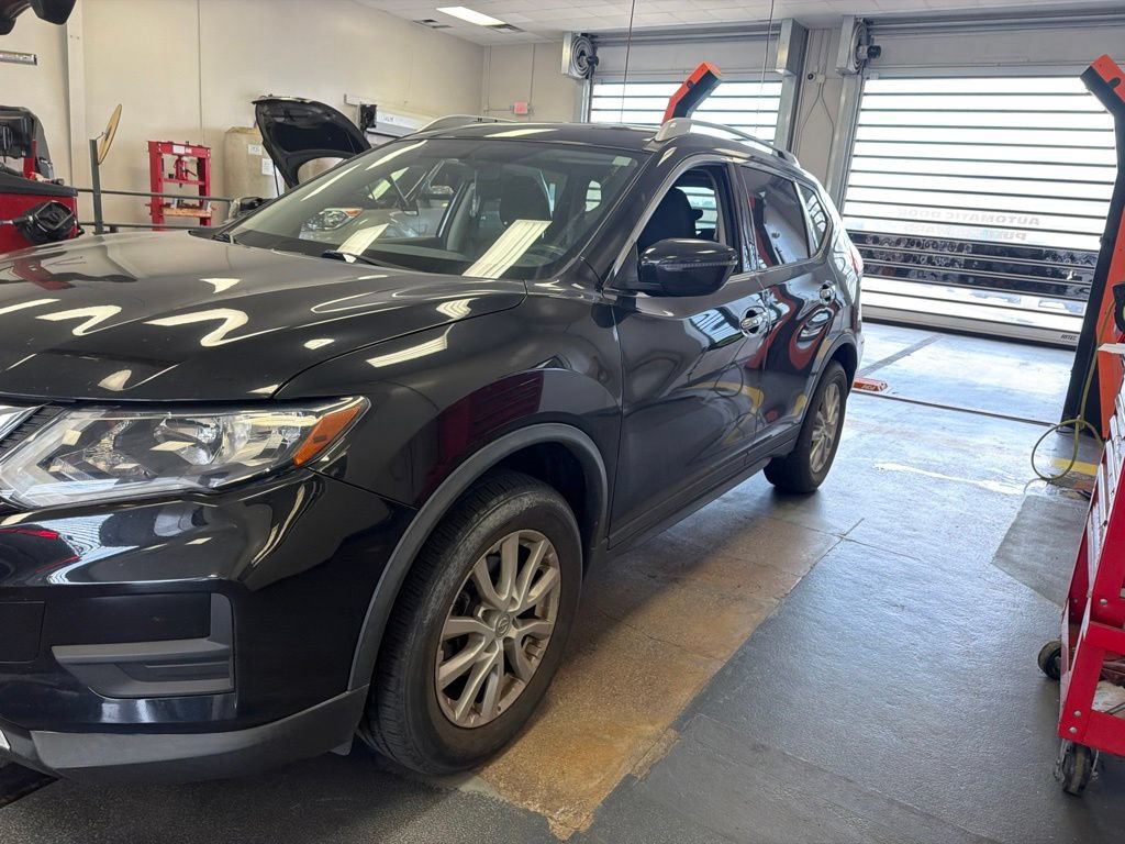 Used 2018 Nissan Rogue SV AWD/4WD image 6