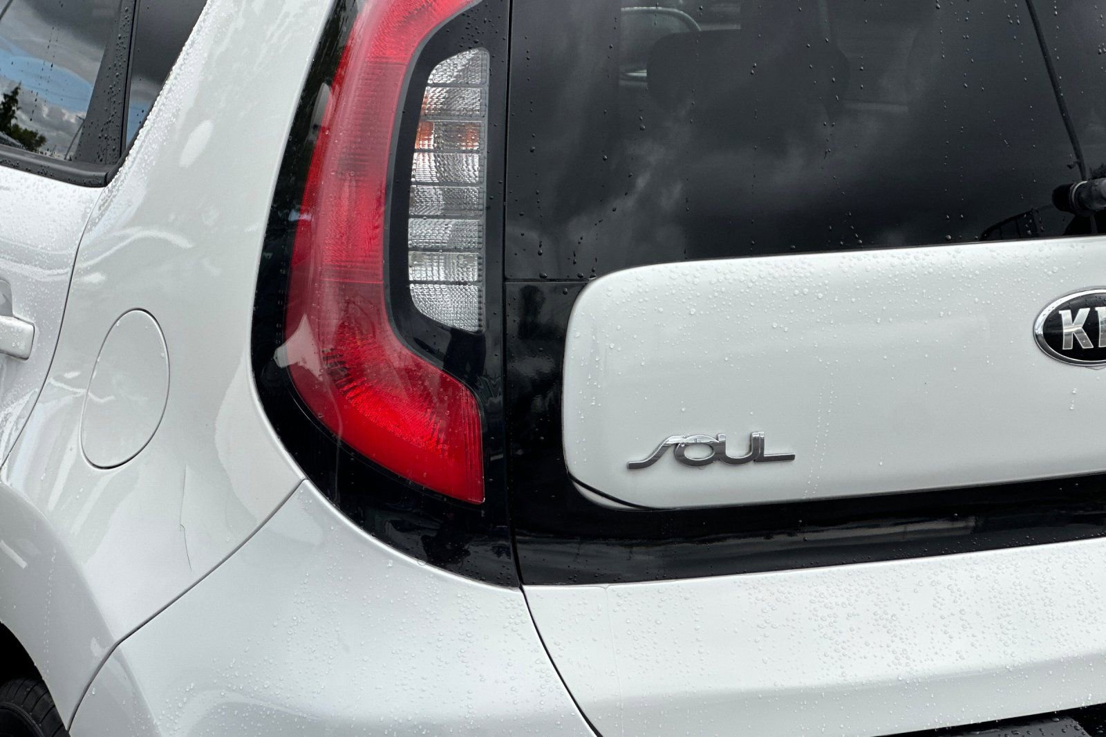 Used 2014 Kia Soul + FWD image 24