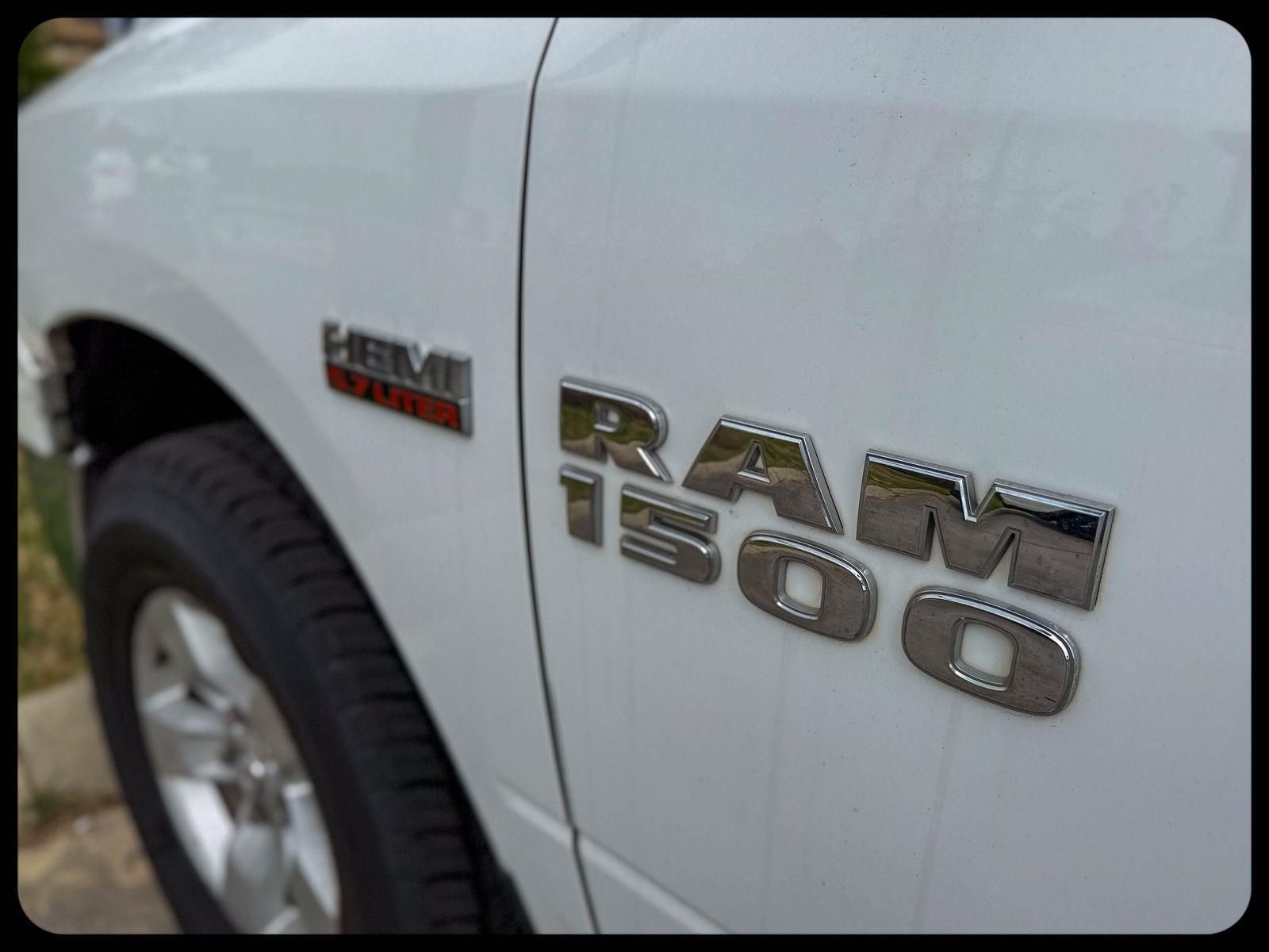 Used 2018 RAM 1500 Classic SLT image 2