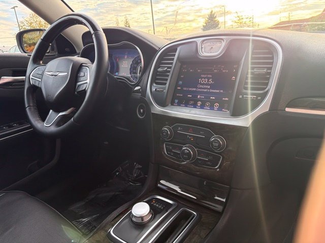Used 2015 Chrysler 300 C w/ Light Group RWD image 28