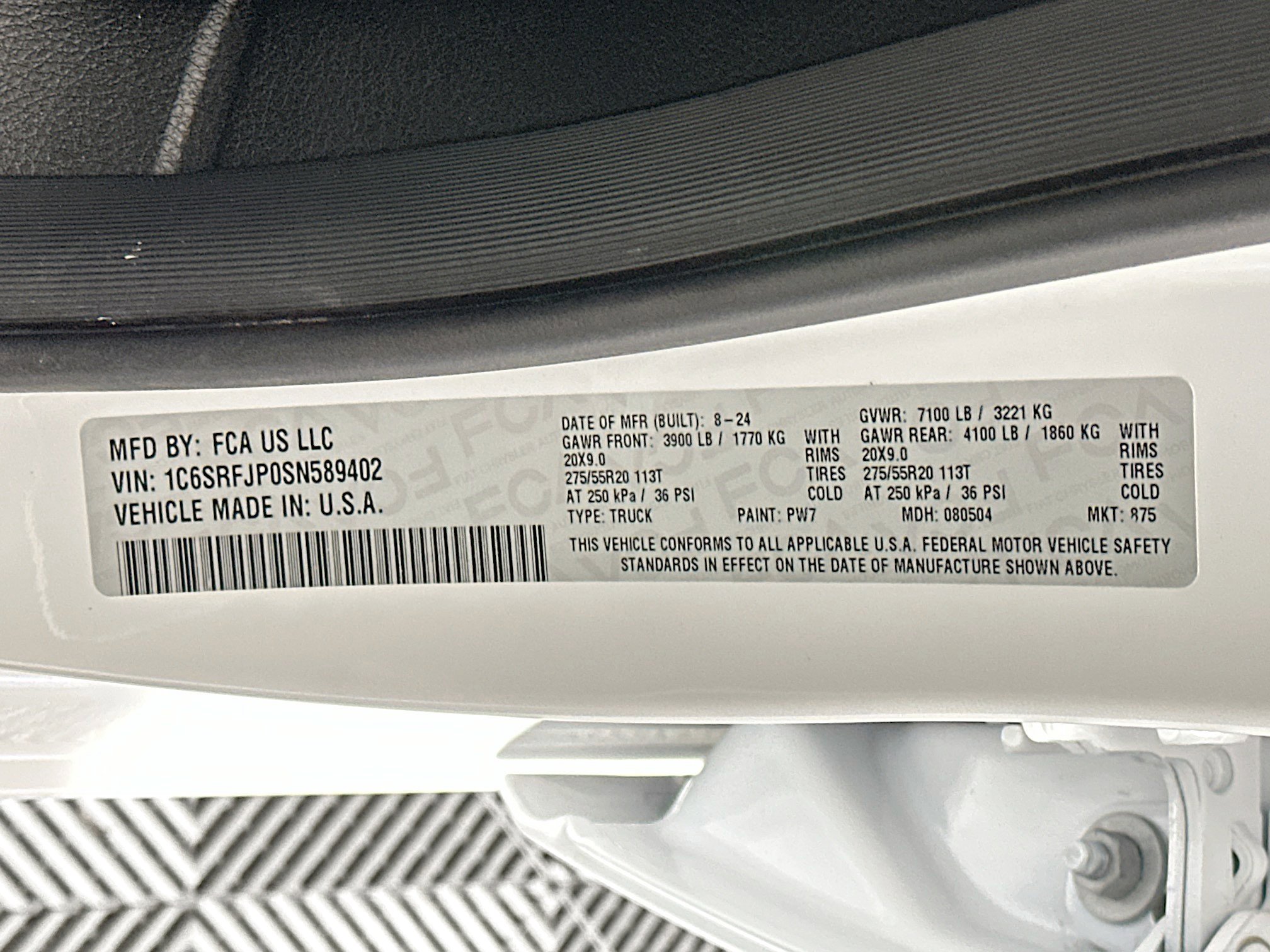 Used 2025 RAM 1500 Laramie AWD/4WD image 12