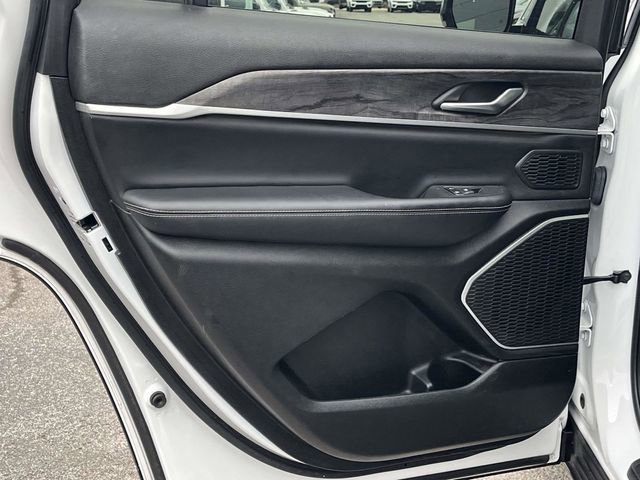 Used 2022 Jeep Grand Cherokee L Limited w/ MOPAR Finishing Package image 18