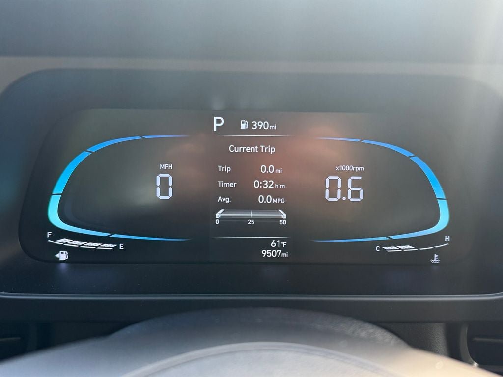 Certified 2025 Hyundai Elantra Sport FWD image 14
