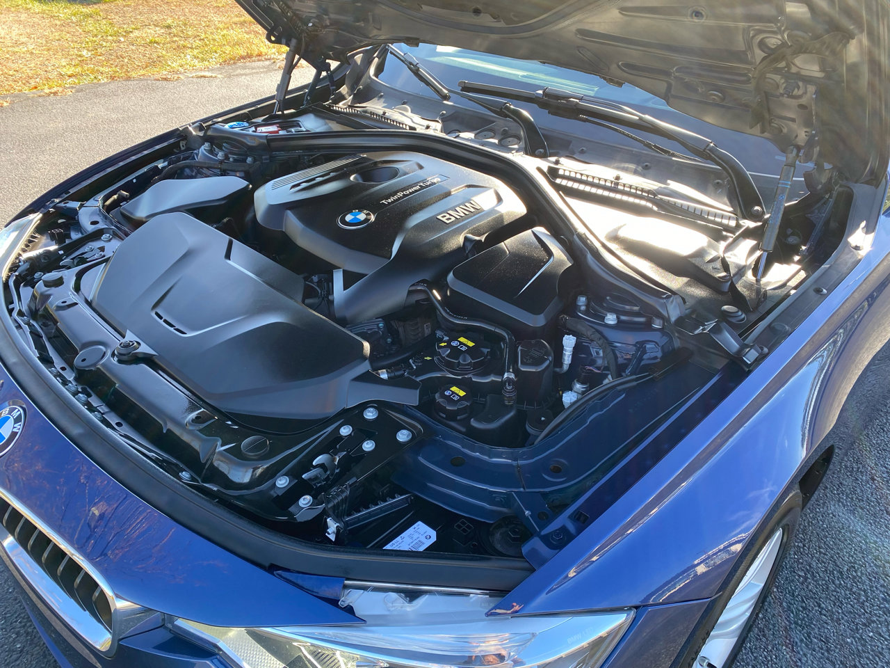 Used 2018 BMW 330i xDrive 330i xDrive SULEV Sedan w/ Premium Package image 45