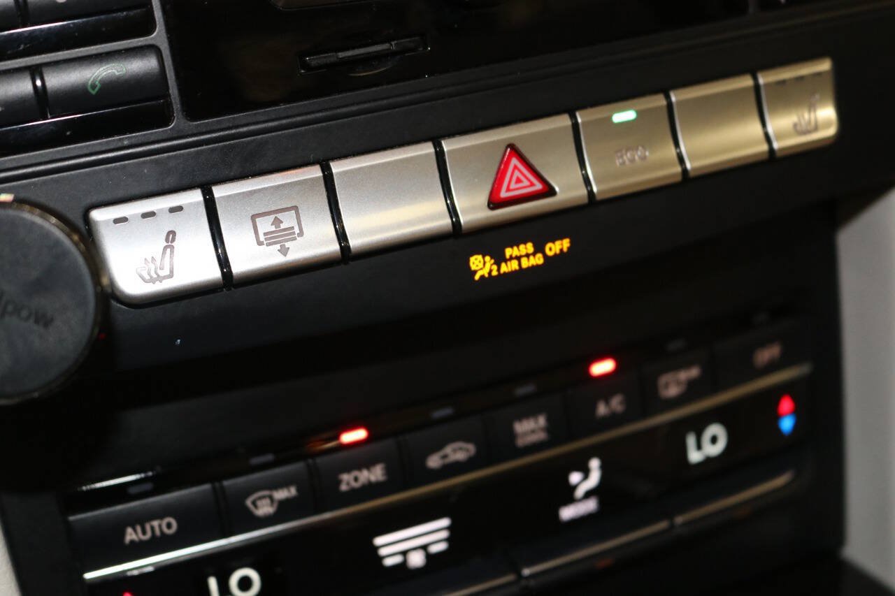 Used 2015 Mercedes-Benz E 350 Sedan image 51