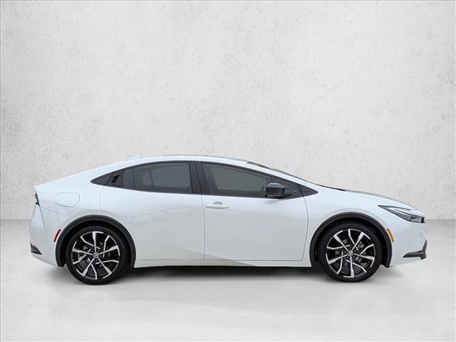 Used 2025 Toyota Prius Plug-In Hybrid image 4
