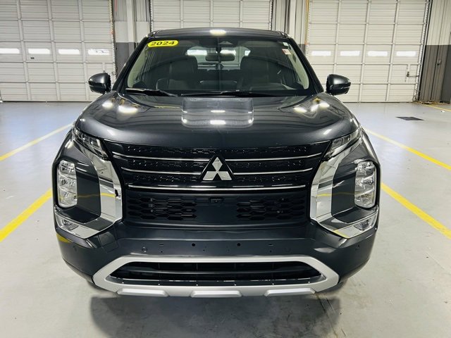 Used 2024 Mitsubishi Outlander SE image 14