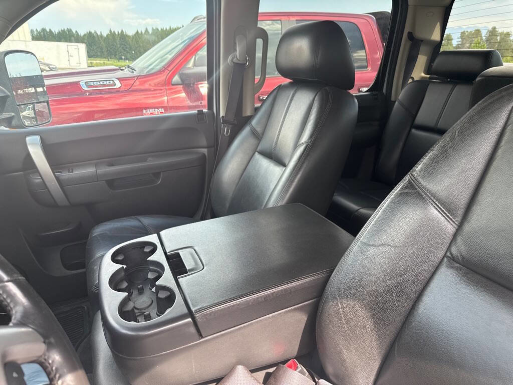 Used 2014 Chevrolet Silverado 3500 LT w/ Interior Plus Package image 13