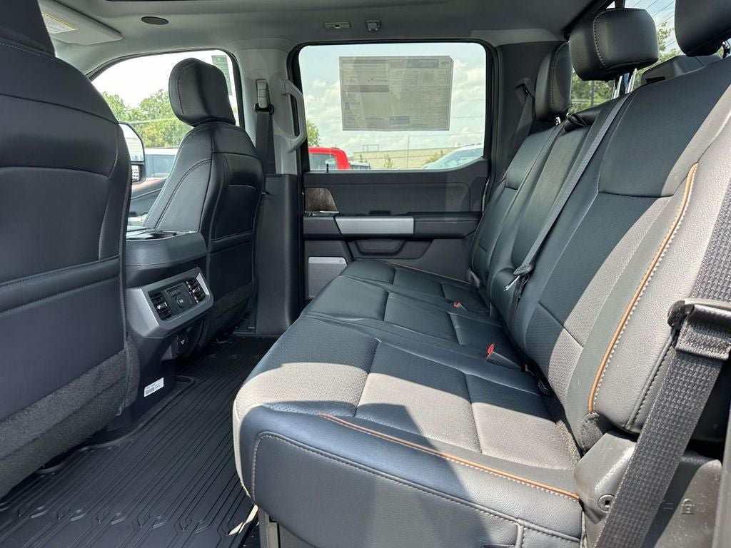New 2026 Ford F350 4x4 Crew Cab DRW Super Duty image 11