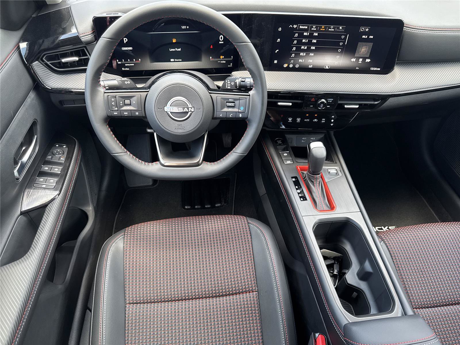 New 2026 Nissan Kicks SR AWD/4WD image 14