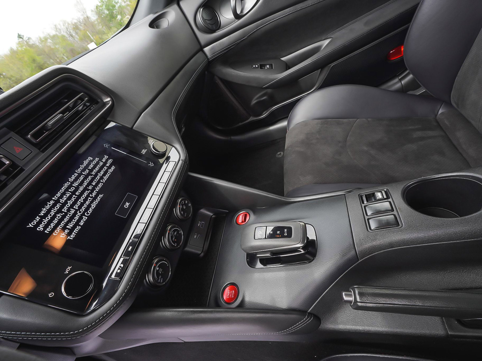 Used 2025 Nissan Z NISMO w/ Floor Mat Package RWD image 27