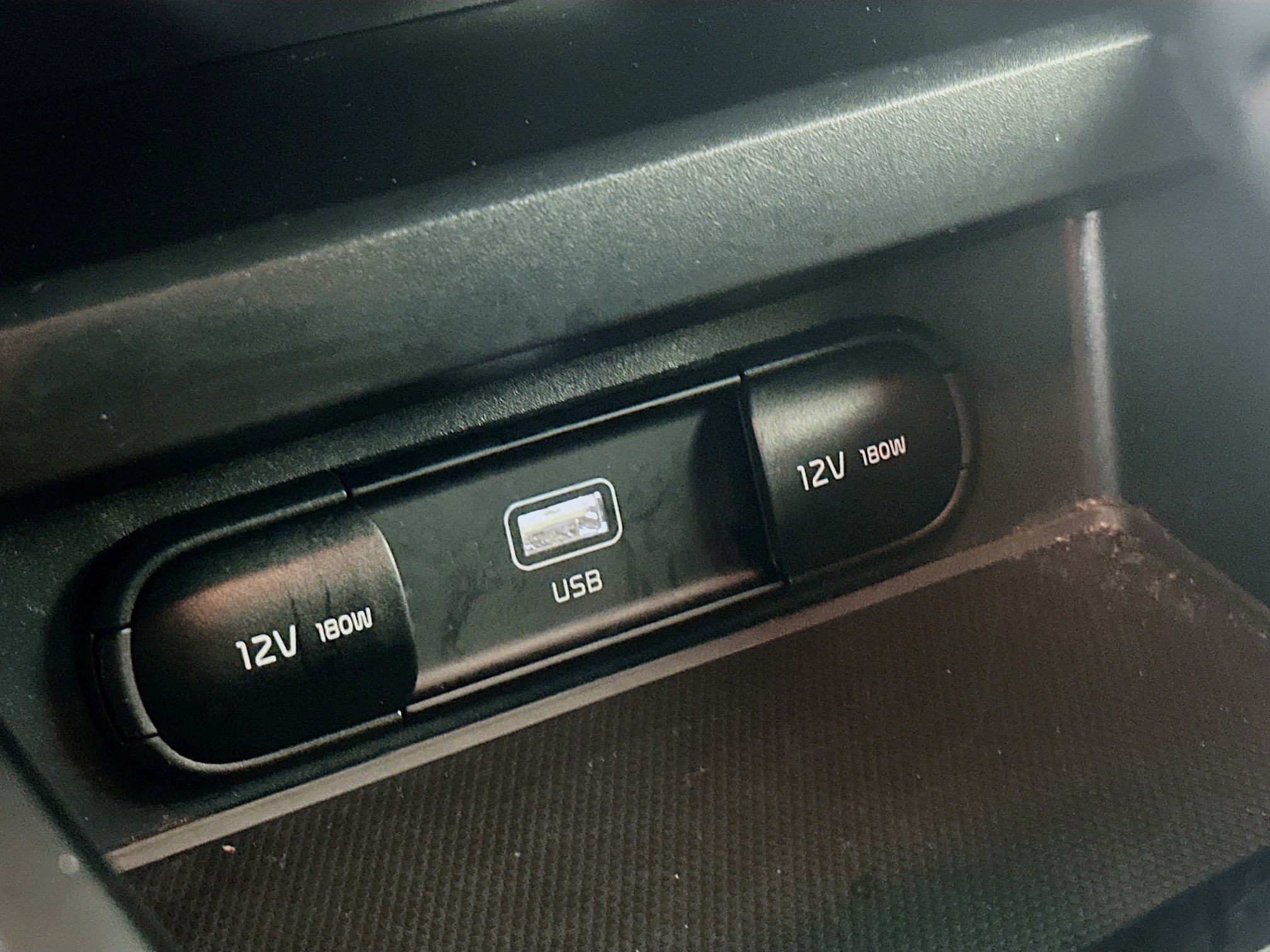 Used 2025 Kia Soul LX w/ LX Technology Package FWD image 26