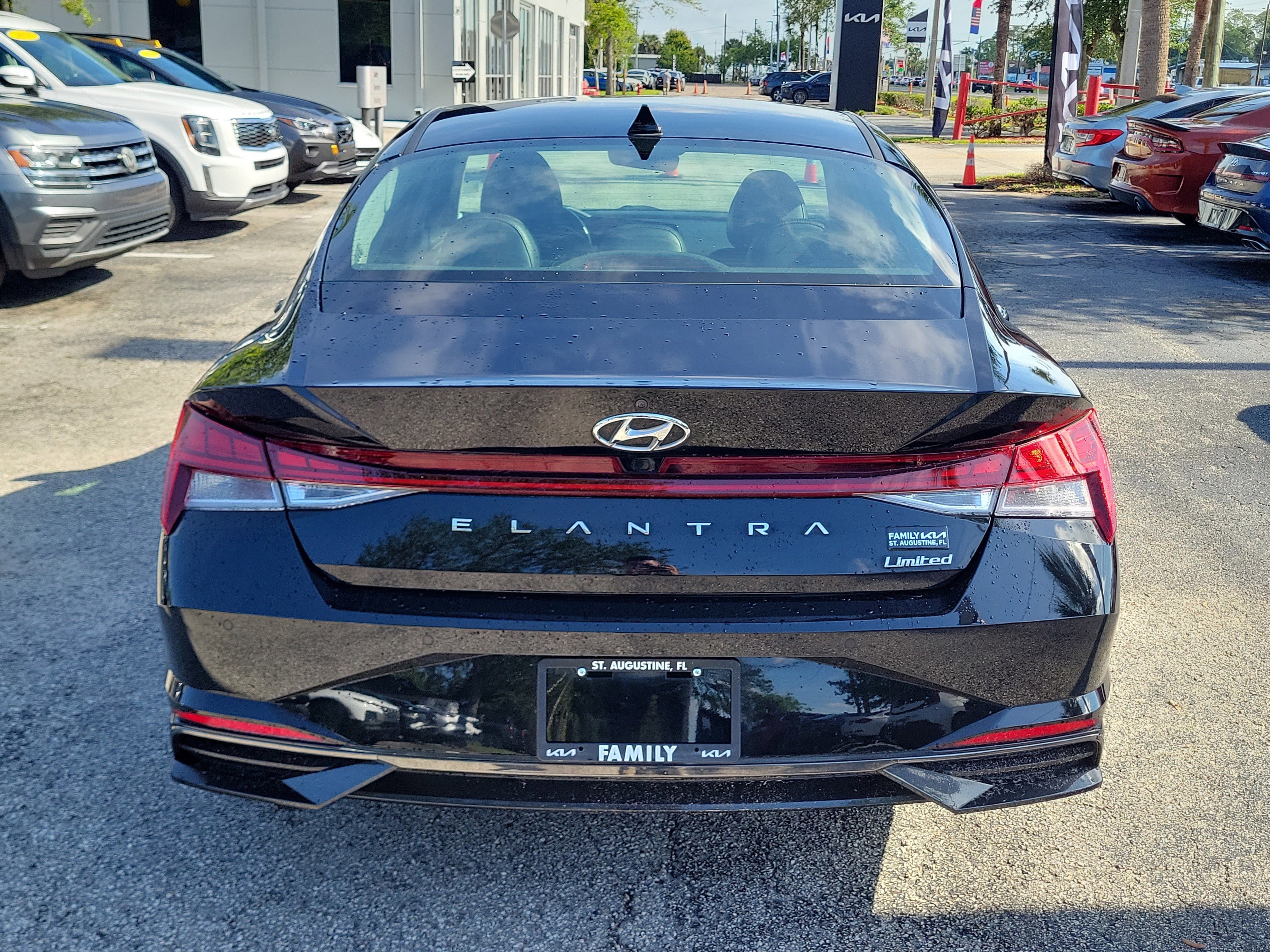 Used 2021 Hyundai Elantra Limited FWD image 5