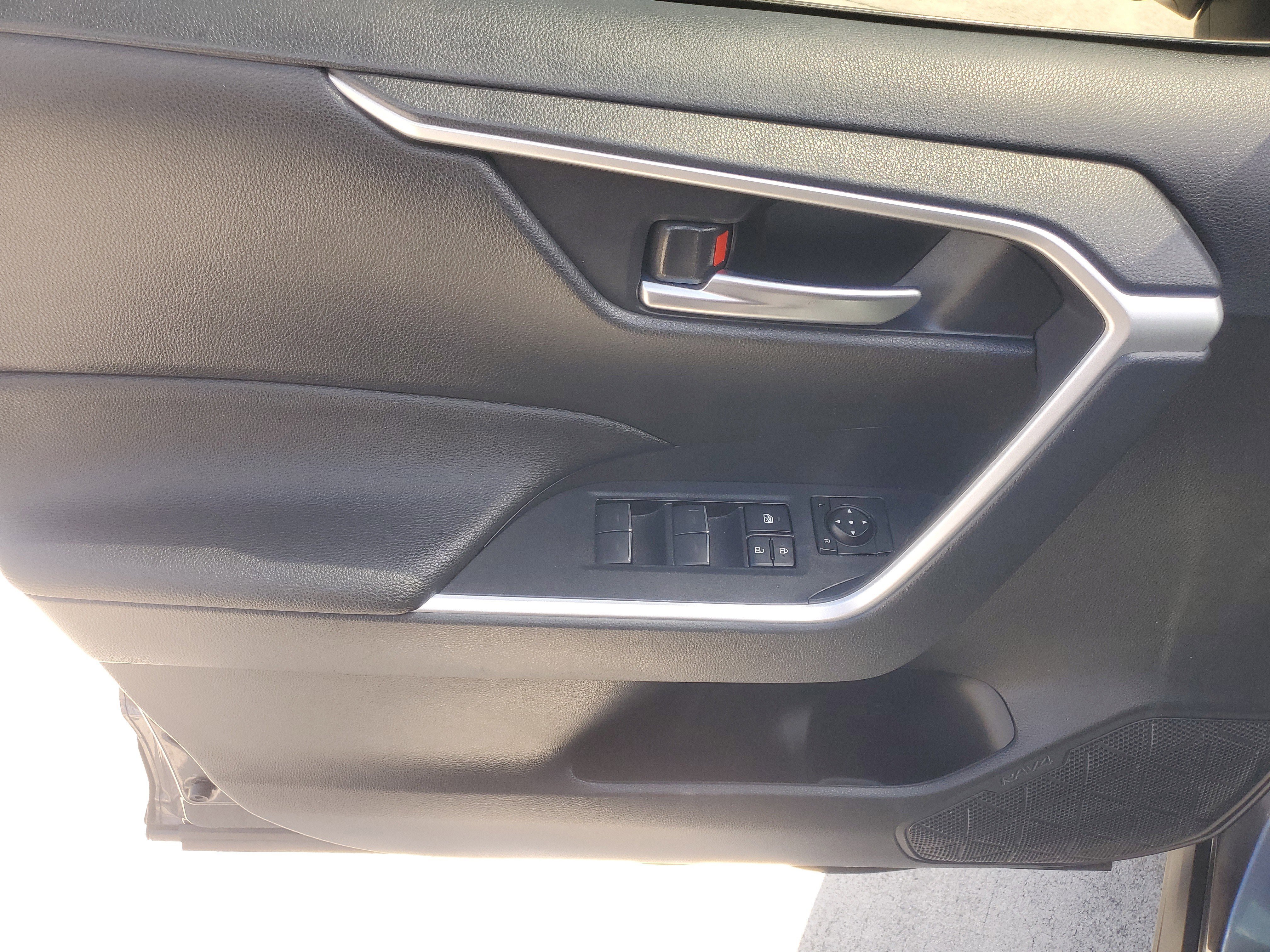 Certified 2025 Toyota RAV4 XLE AWD/4WD image 18