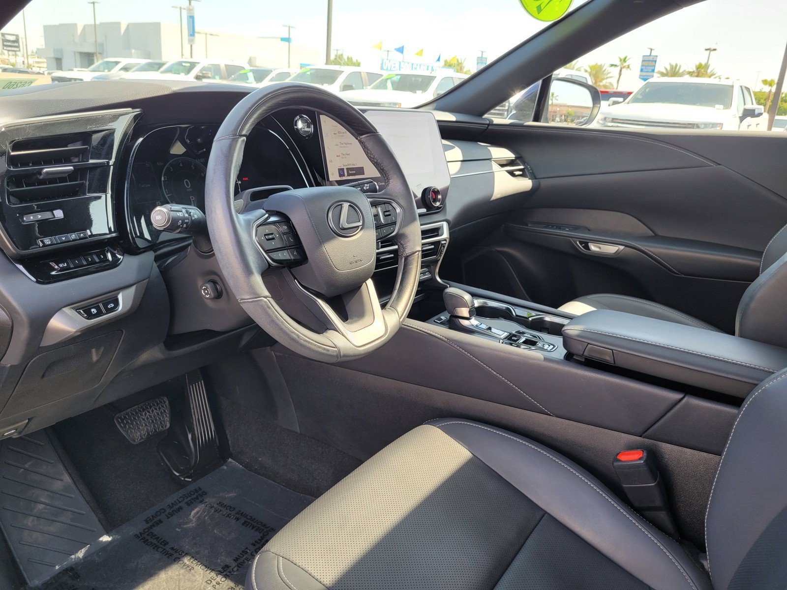 Used 2023 Lexus RX 350 Premium w/ Accessory Package (Z1) FWD image 10