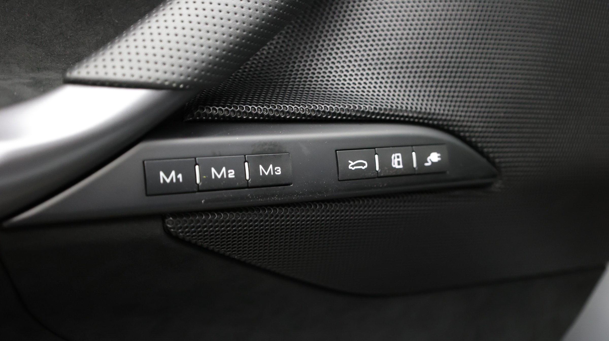 Used 2022 Ferrari 296 GTB RWD image 22