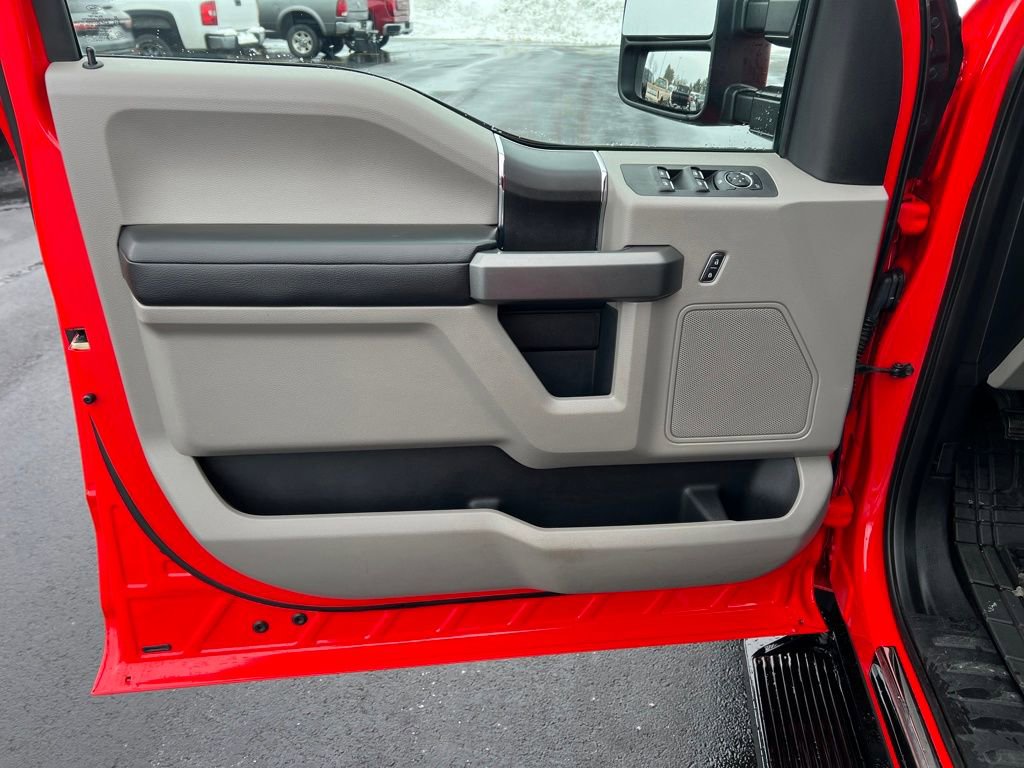 Used 2017 Ford F150 XLT image 12