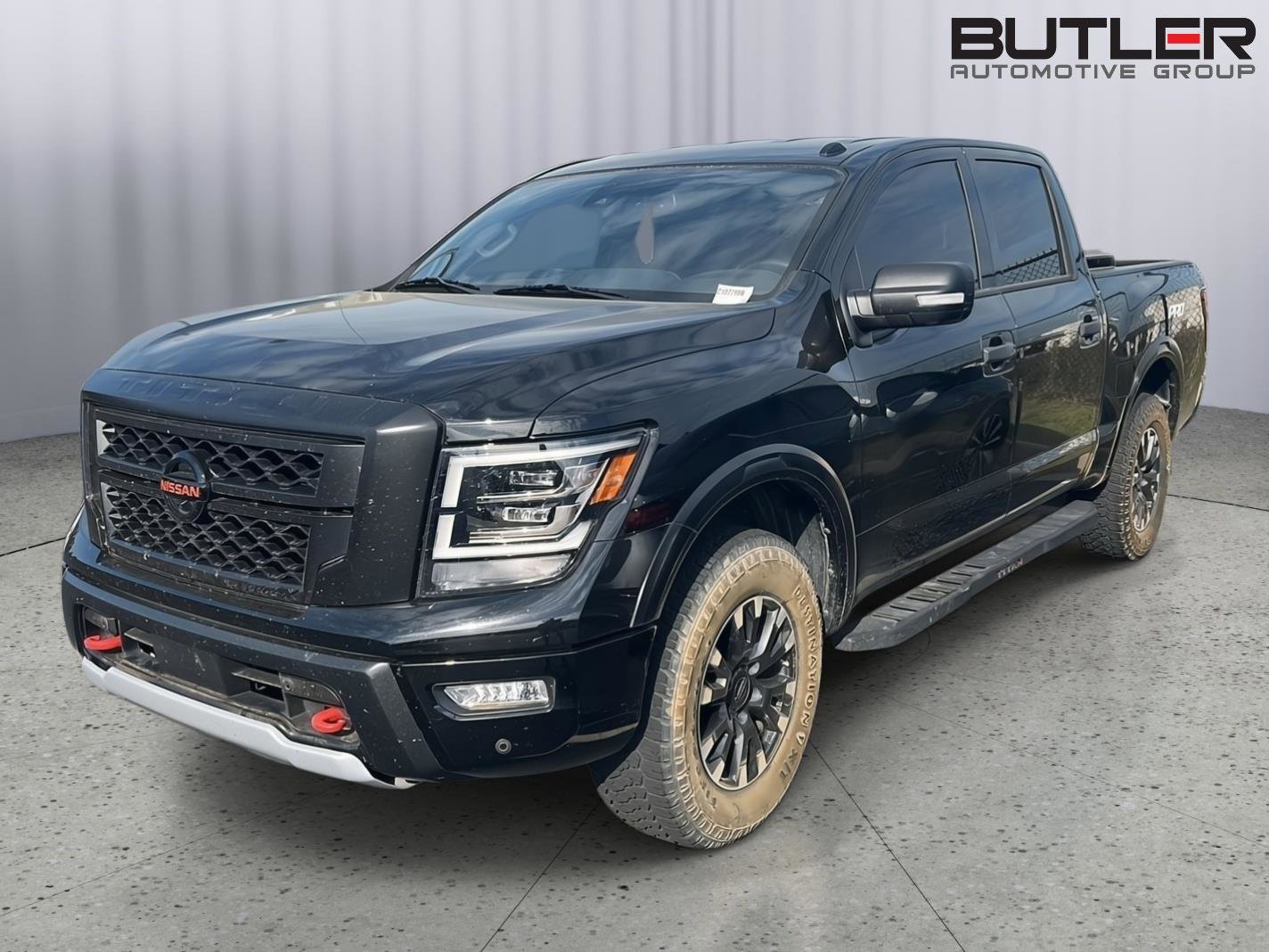 Used 2020 Nissan Titan PRO-4X w/ Pro-4x Convenience Package image 2