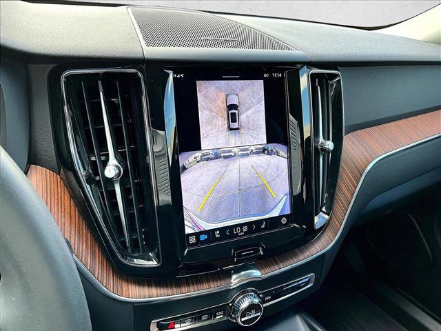 Used 2024 Volvo XC60 B5 Plus w/ Protection Package Premier image 23