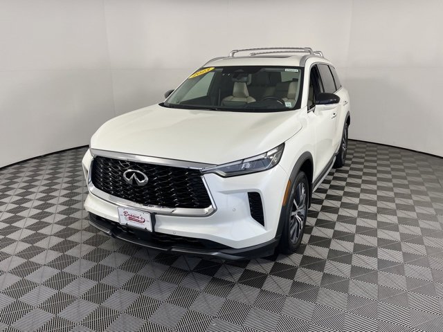 Used 2023 INFINITI QX60 Sensory w/ Vision Package image 3