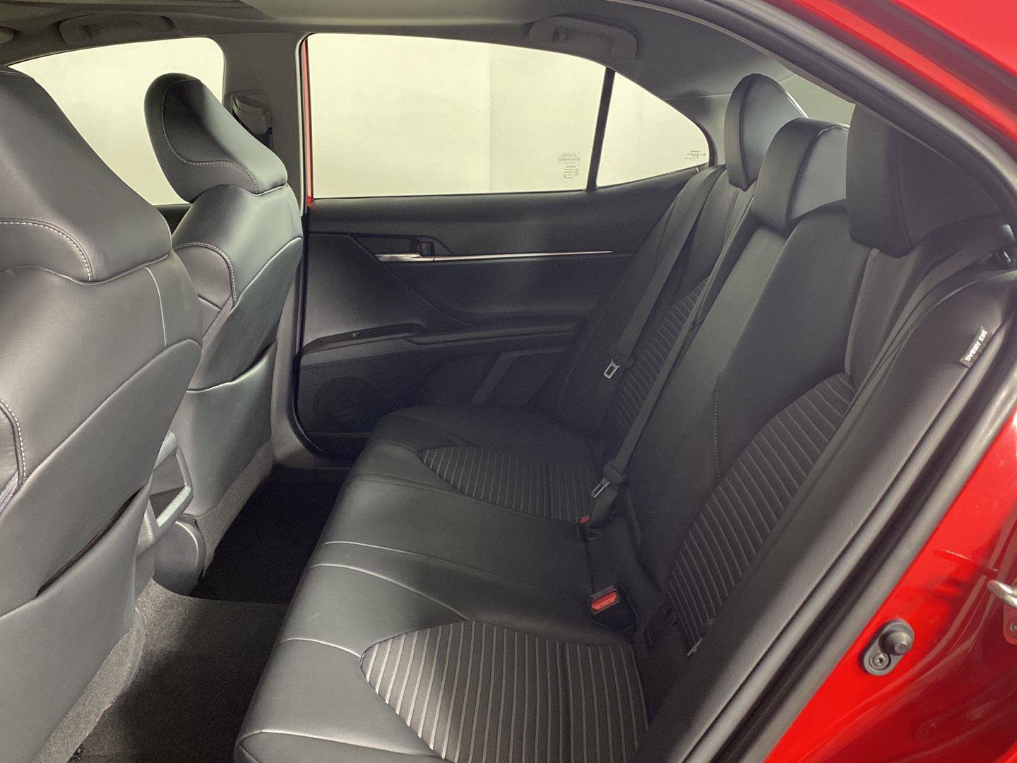Used 2023 Toyota Camry SE w/ Cold Weather Package FWD image 28