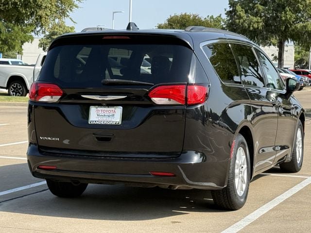 Used 2020 Chrysler Voyager Lxi FWD image 4