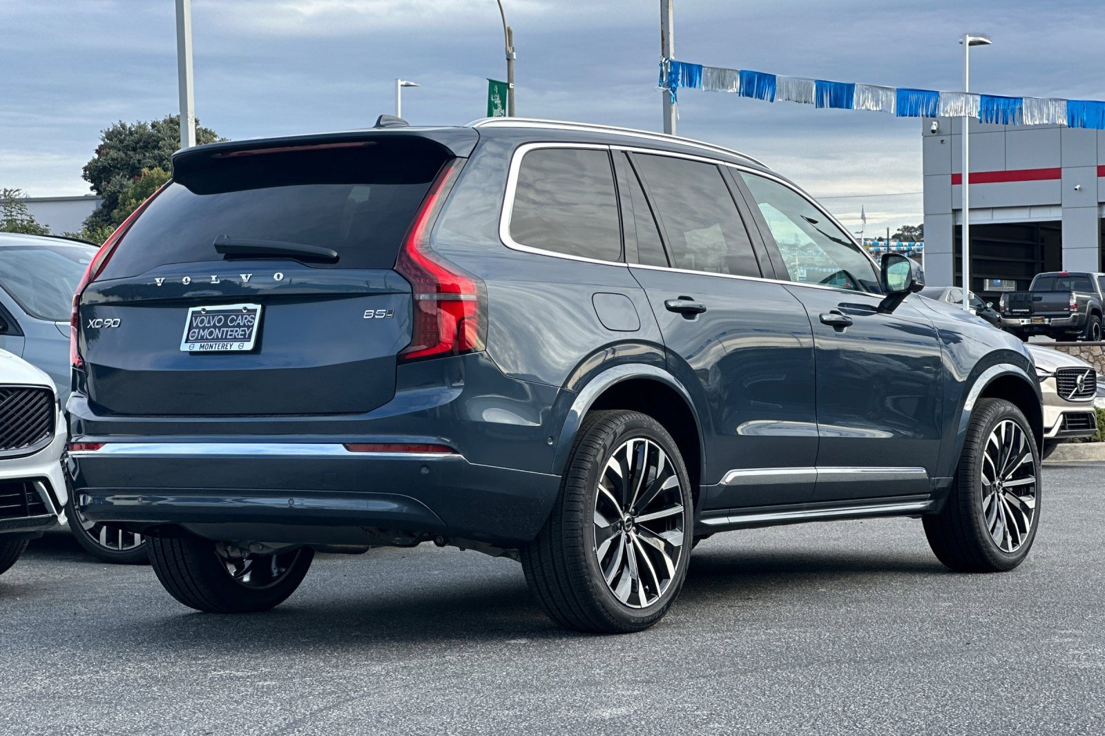 New 2026 Volvo XC90 B5 Plus w/ Protection Package image 5