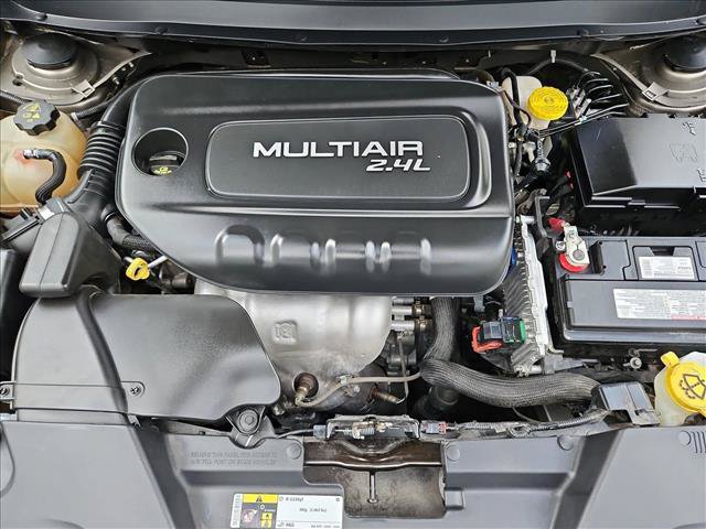 Used 2018 Jeep Cherokee Latitude Plus w/ Comfort/Convenience Group FWD image 22