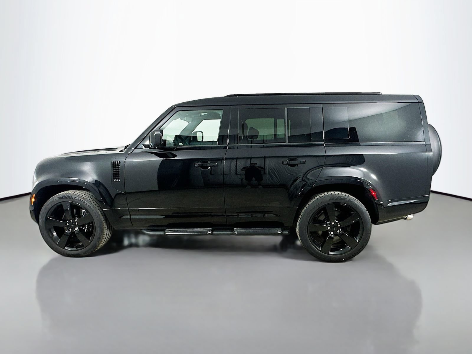 New 2026 Land Rover Defender 130 V8 AWD/4WD image 8