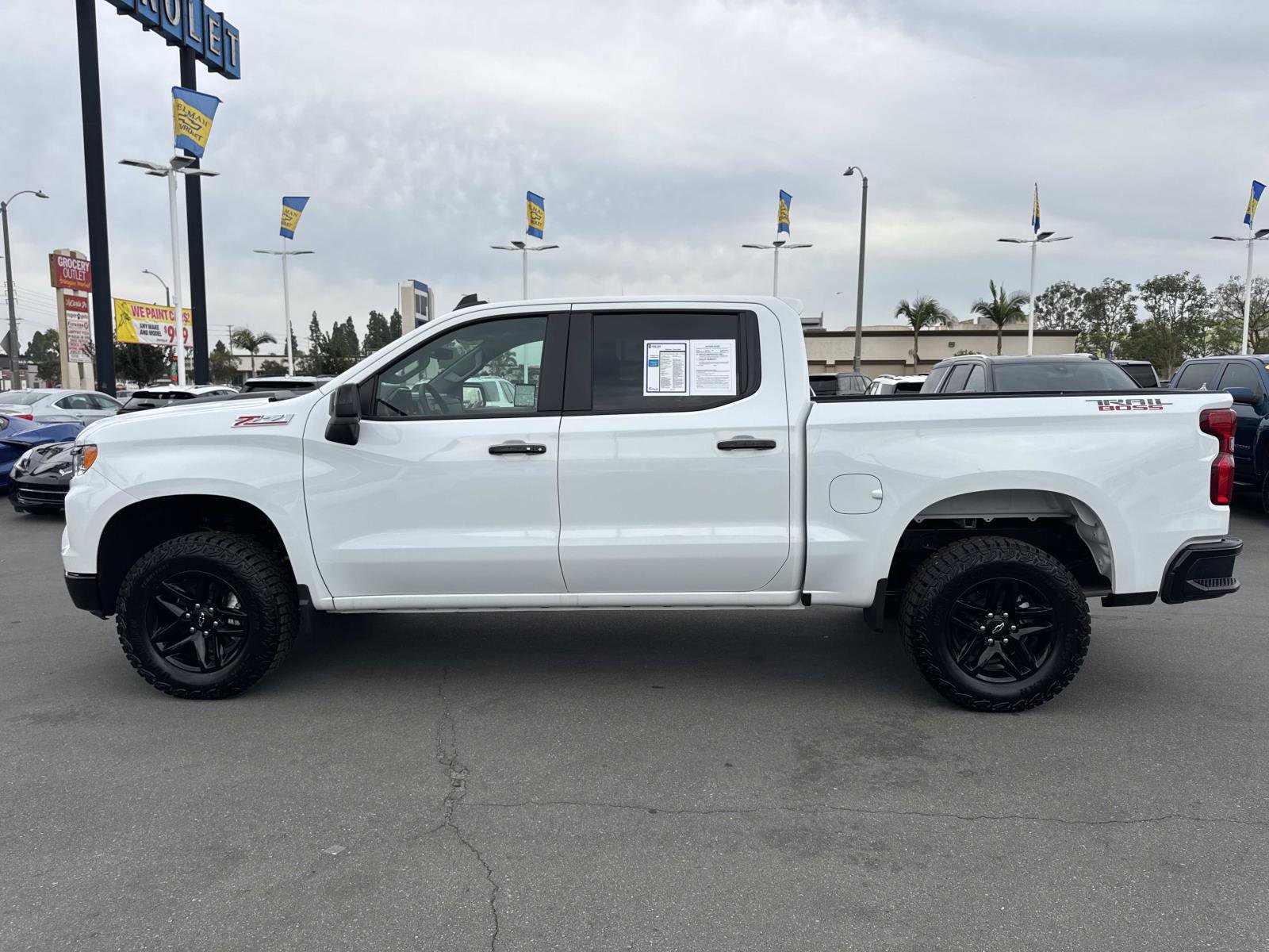 Used 2025 Chevrolet Silverado 1500 LT Trail Boss w/ Convenience Package II image 8