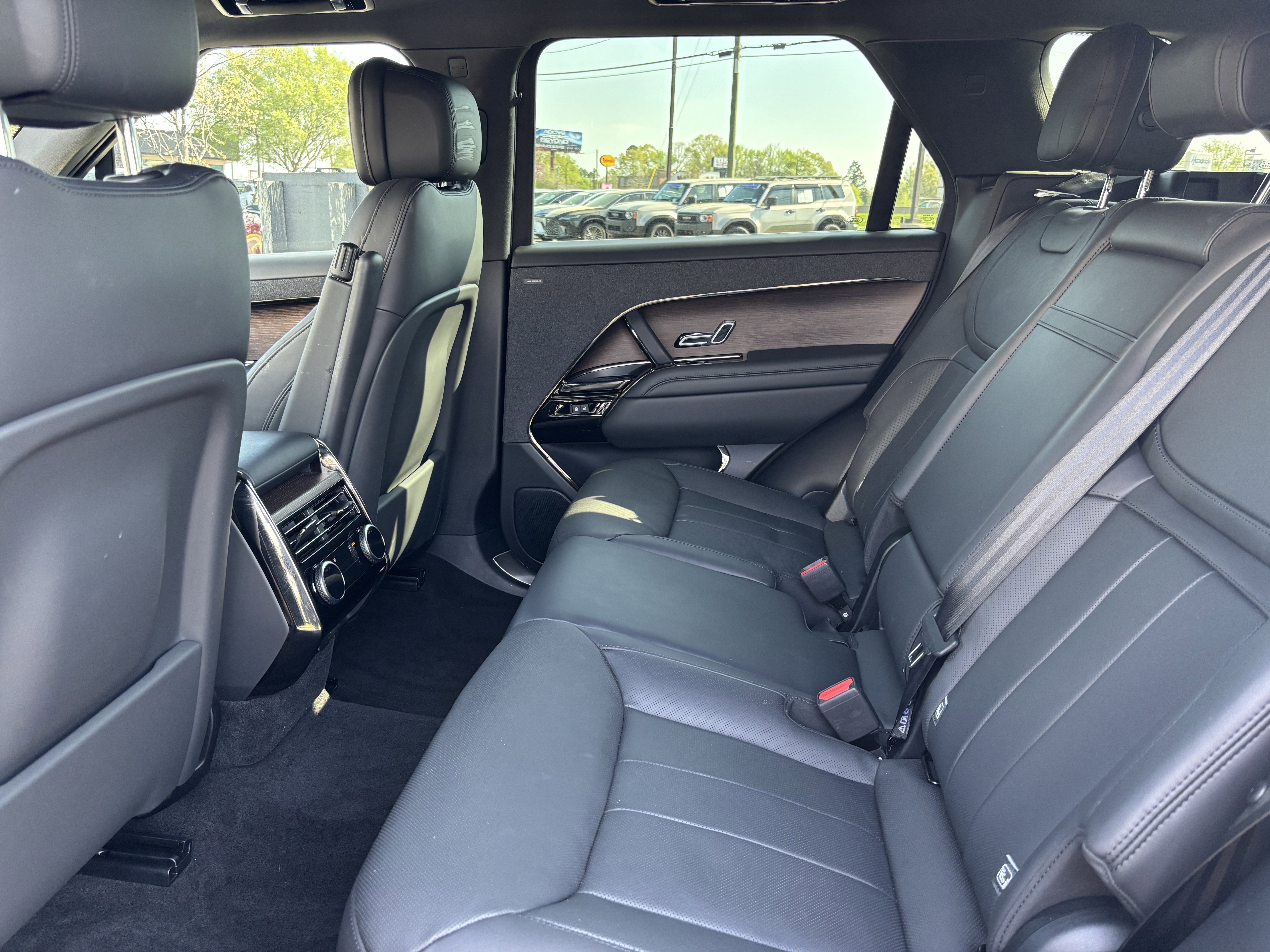 Used 2024 Land Rover Range Rover Sport Dynamic SE image 32