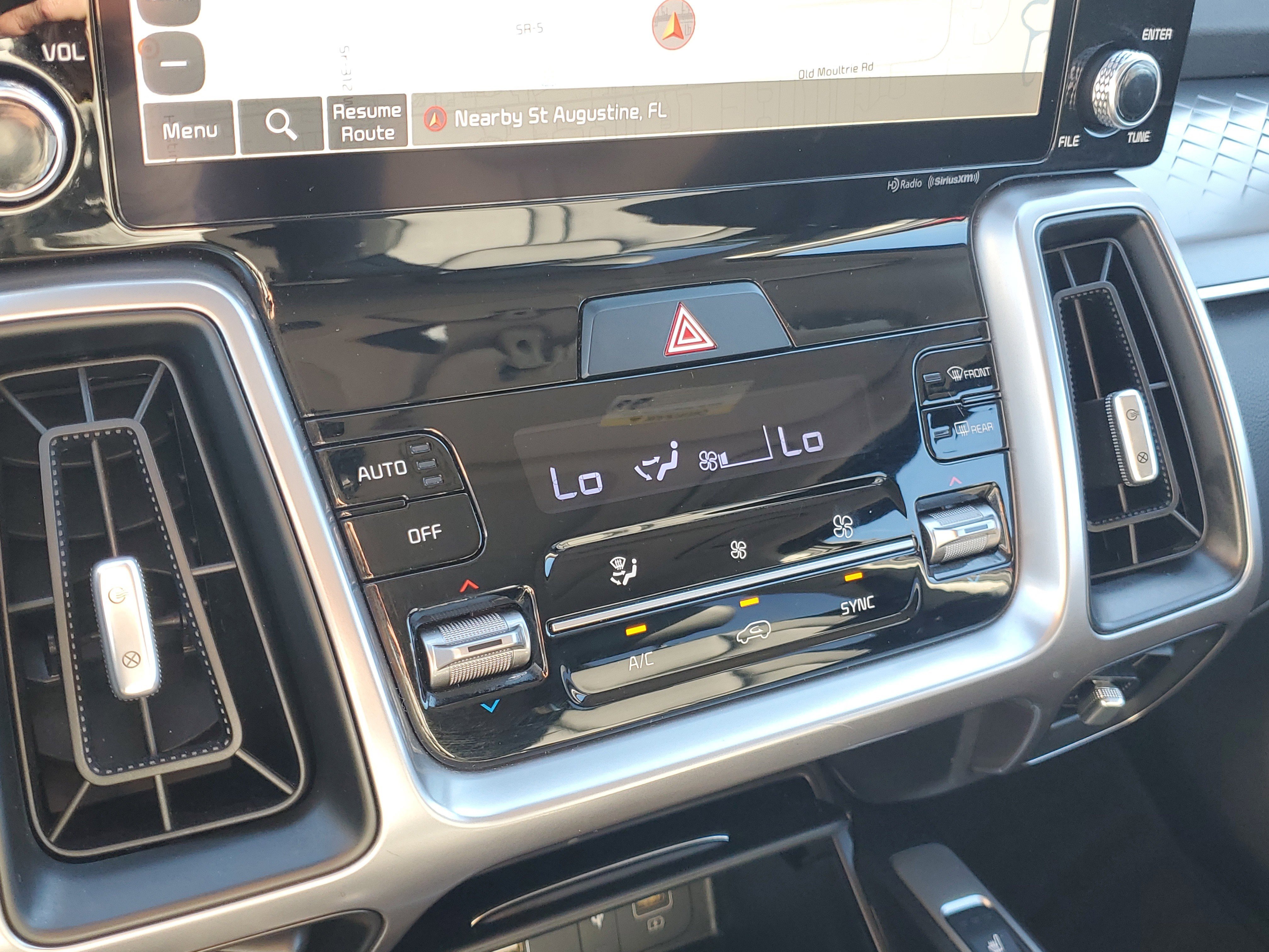 Certified 2023 Kia Sorento S w/ Panoramic Sunroof Package image 35