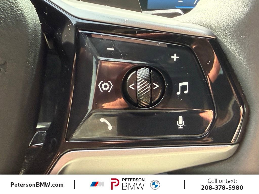 Used 2025 BMW 530i xDrive image 30