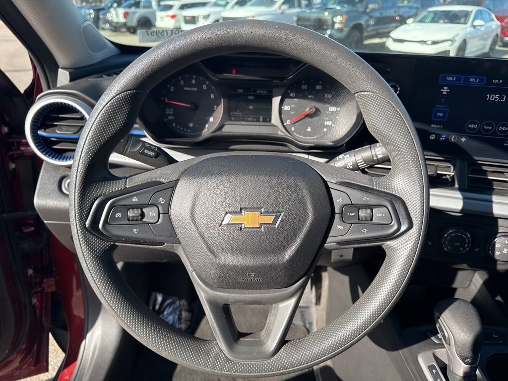 Used 2025 Chevrolet Trax LS w/ LS Convenience Package image 13