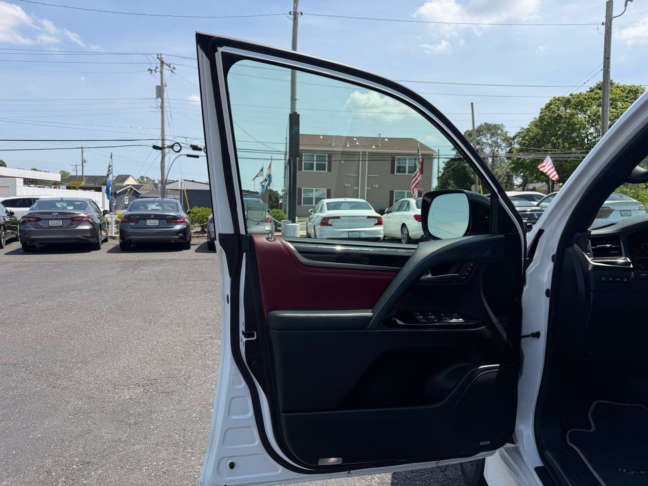 Used 2021 Lexus LX 570 4WD w/ Inspiration Series #2 image 9