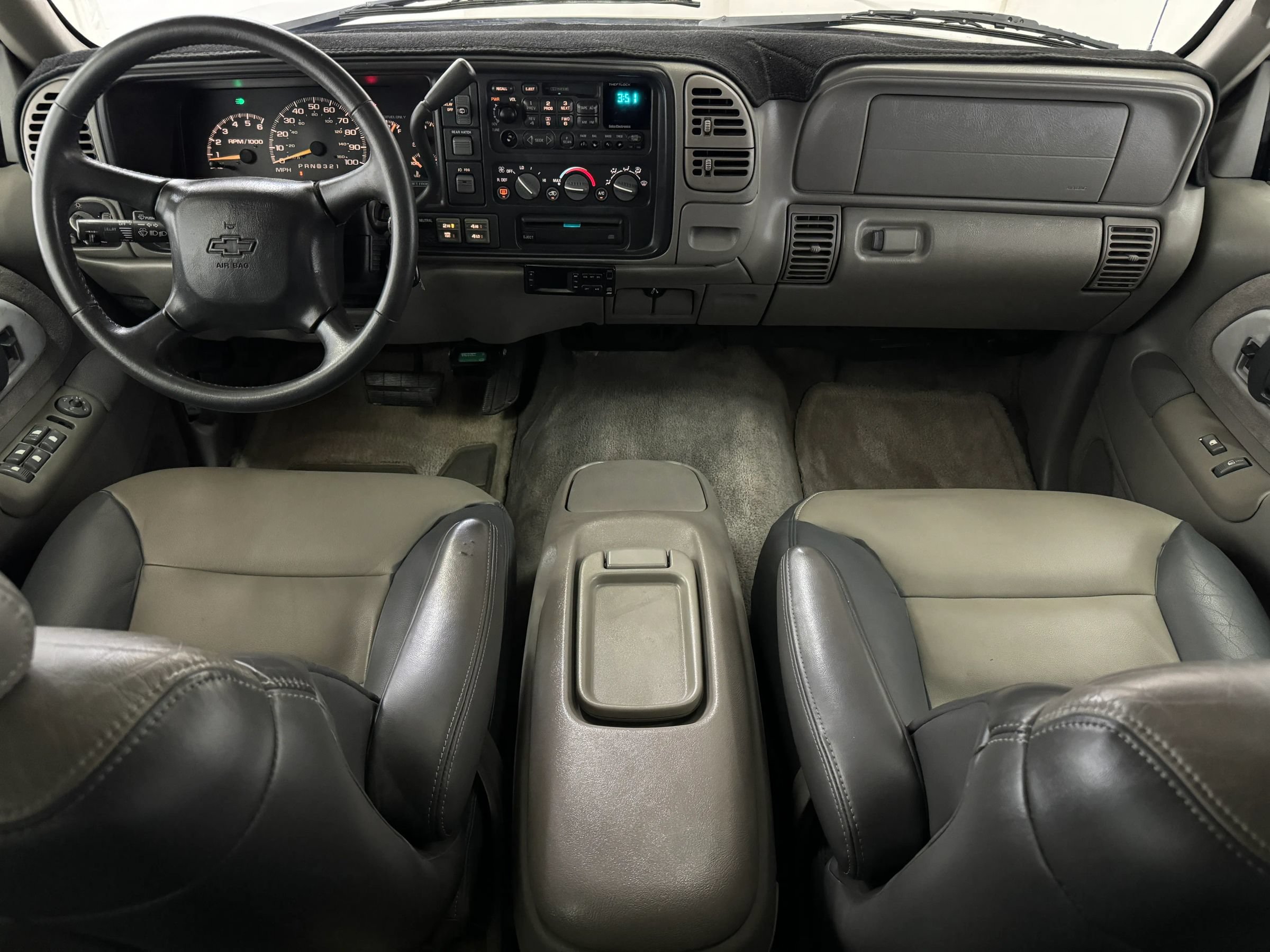 Used 2000 Chevrolet Tahoe Z71 w/ Comfort & Security Pkg AWD/4WD image 52