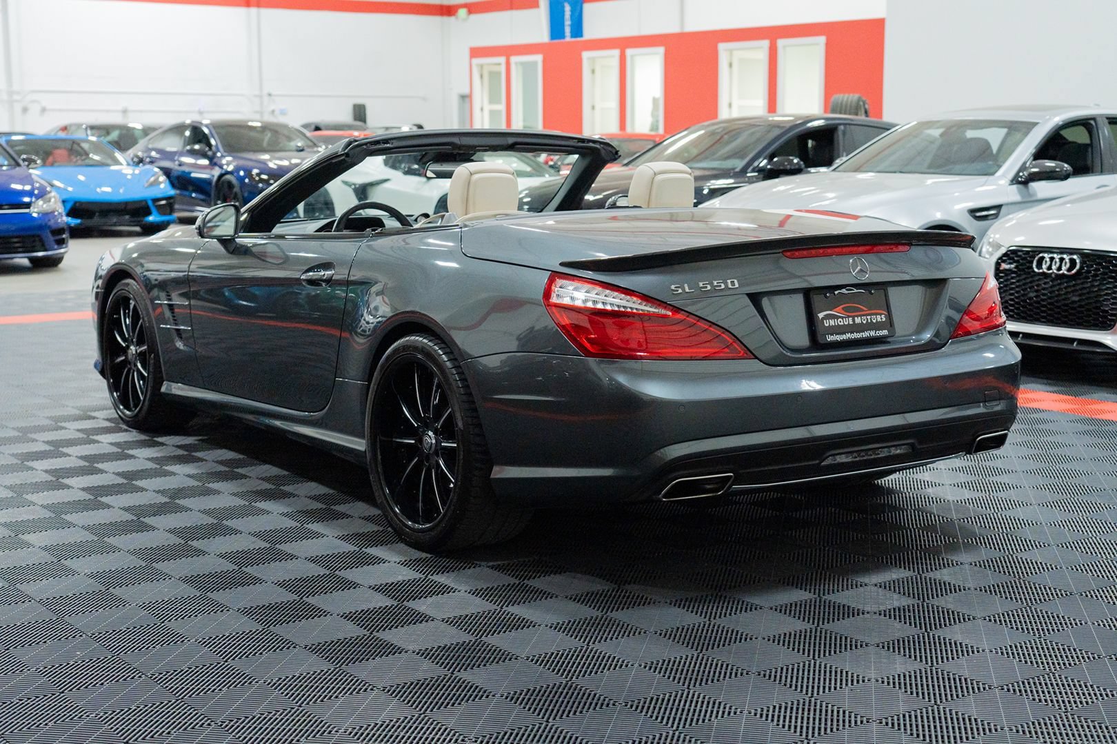 Used 2013 Mercedes-Benz SL 550 image 4