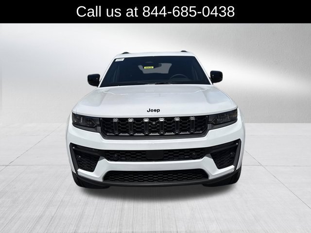 New 2026 Jeep Grand Cherokee Limited AWD/4WD image 2