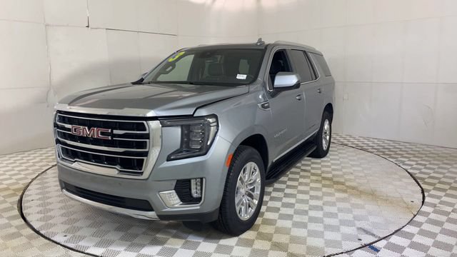 Used 2023 GMC Yukon SLT w/ SLT Luxury Package AWD/4WD image 4