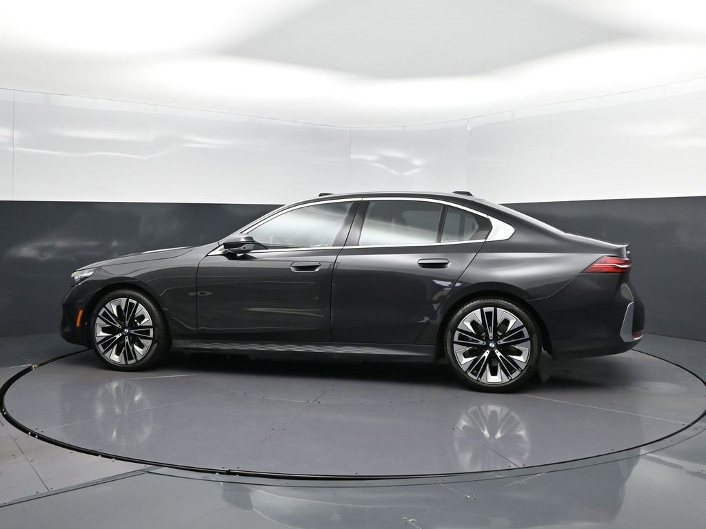 Certified 2024 BMW 530i xDrive image 4