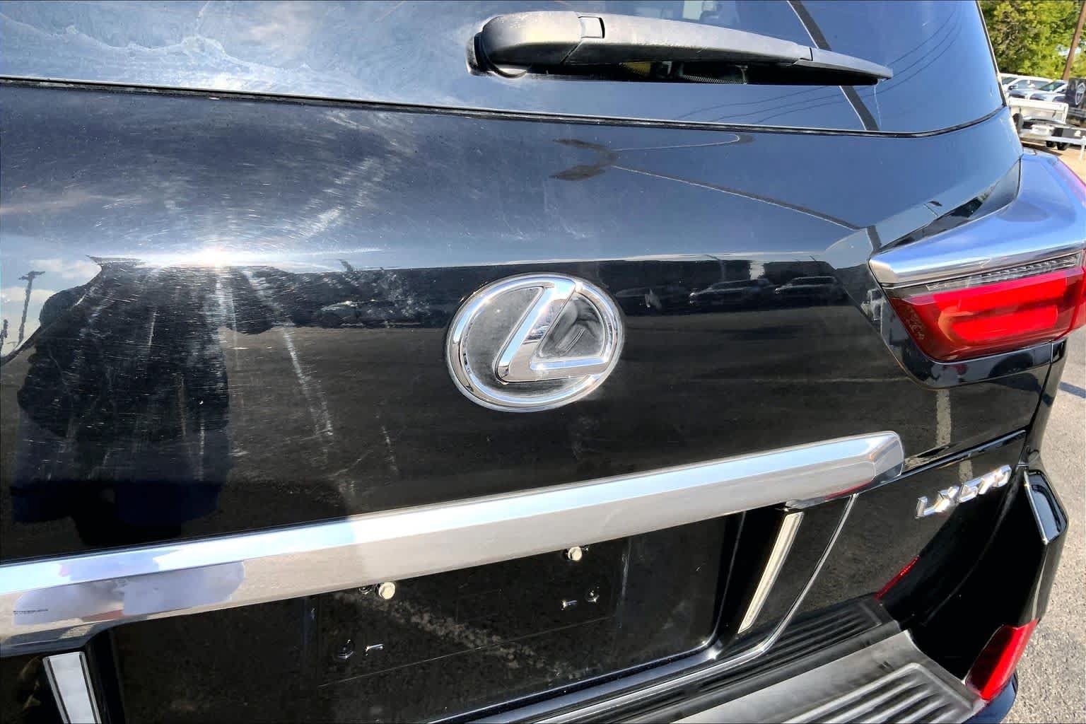 Used 2019 Lexus LX 570 4WD w/ Luxury Package image 10
