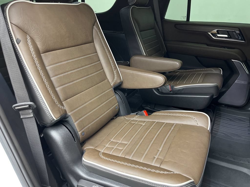 Used 2026 GMC Yukon Denali Ultimate w/ LPO, Floor Liner Package AWD/4WD image 26