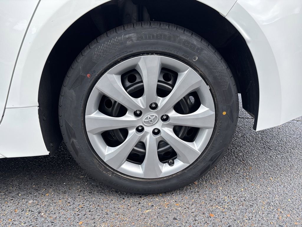 Used 2021 Toyota Corolla LE FWD image 24