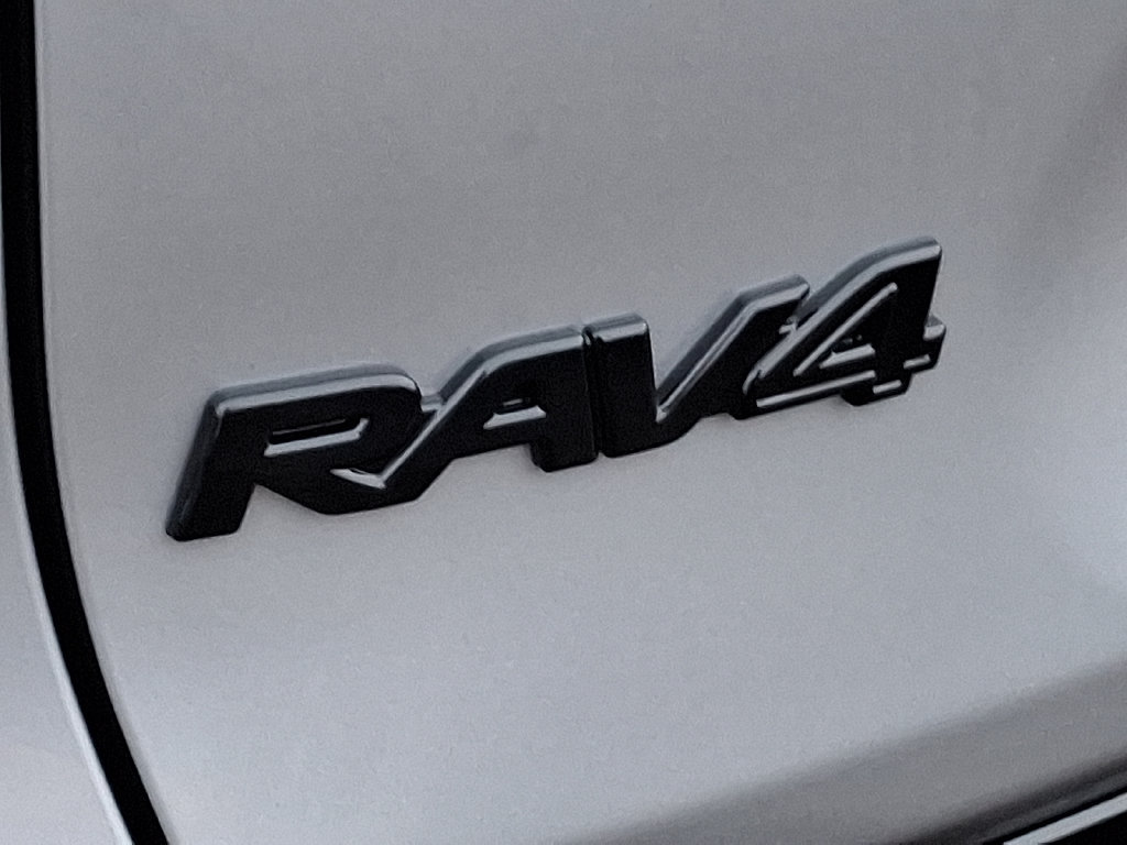 New 2025 Toyota RAV4 SE w/ Weather & Moonroof Package AWD/4WD image 11