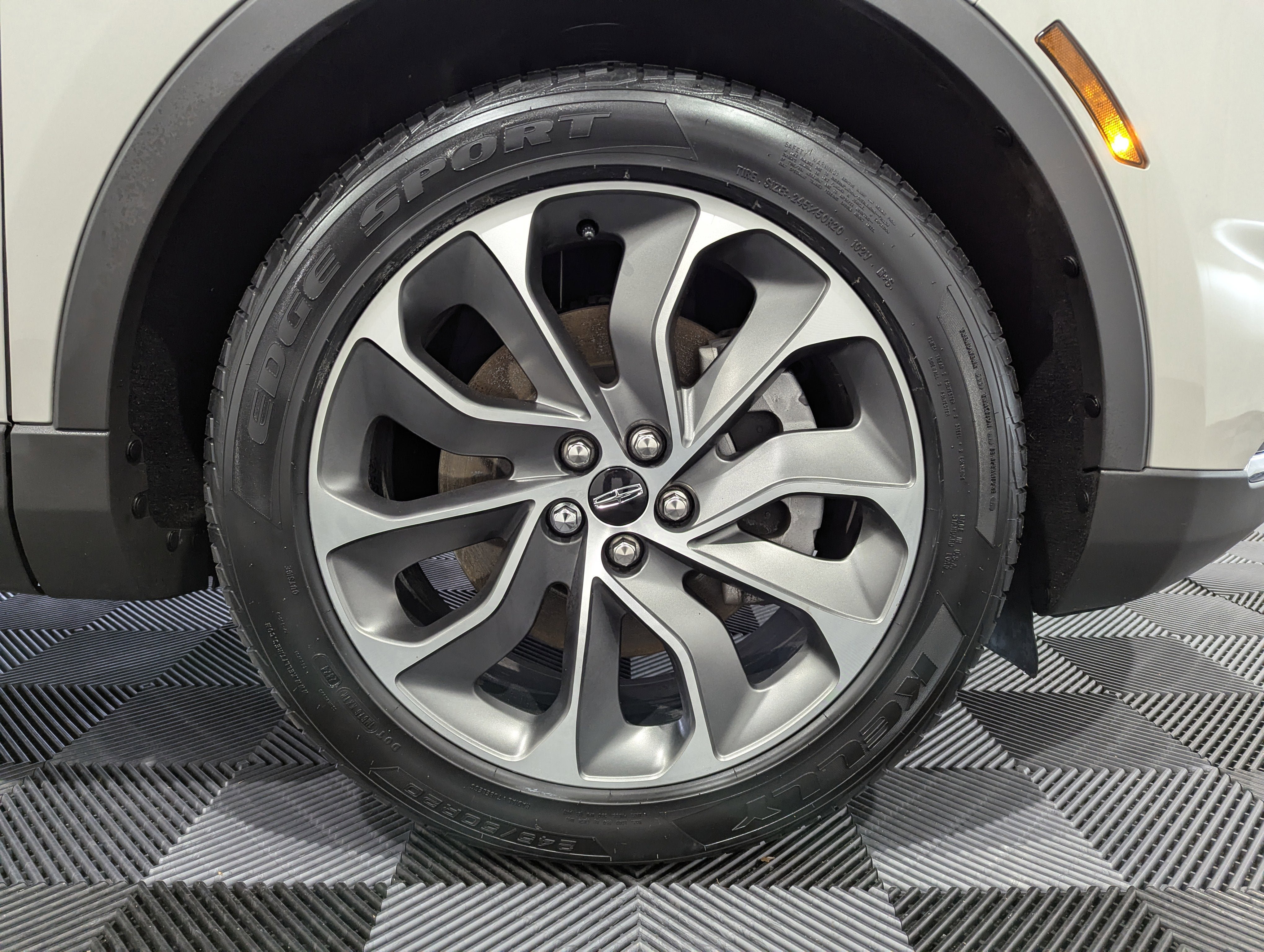 Used 2023 Lincoln Nautilus Reserve AWD/4WD image 6
