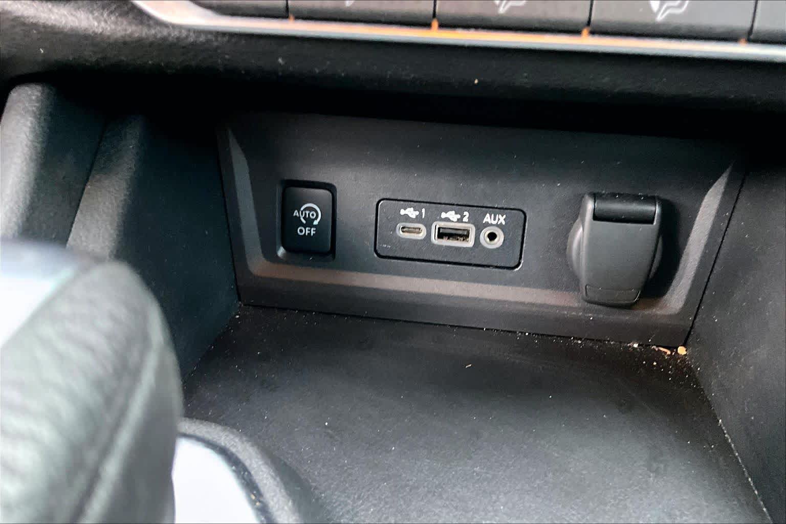Certified 2024 Nissan Sentra SV FWD image 32