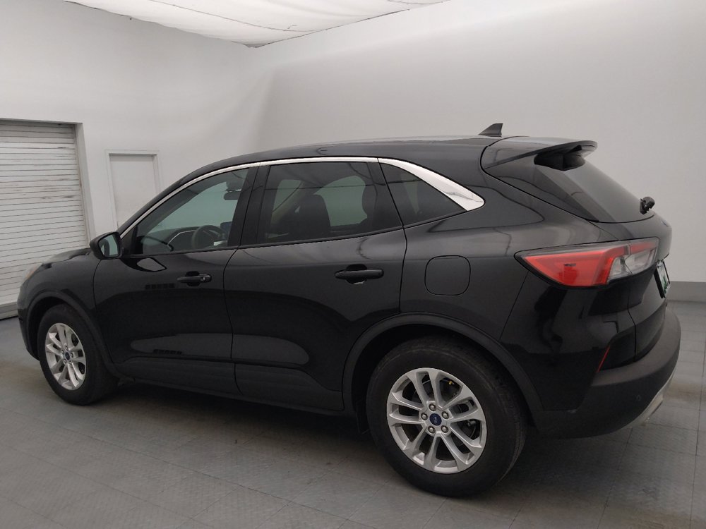 Used 2020 Ford Escape SE image 3