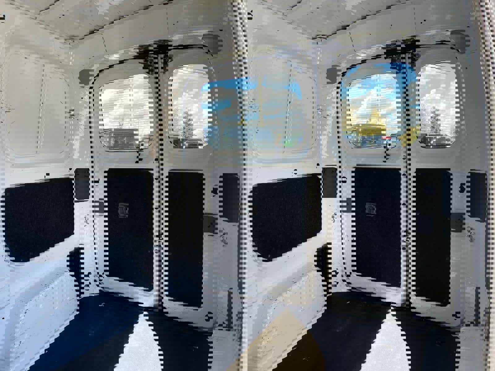 Used 2018 Nissan NV200 S w/ Back Door Glass Package image 30